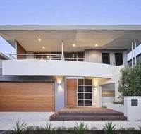 Adele's luxury South Beach apartment with King bed - eAccommodation