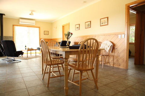 Riverside Retreat Chalets, Walpole - eAccommodation 10