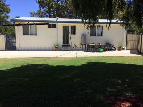 Jbay Beach Shack - eAccommodation 2