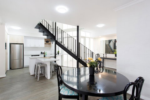 Stay Fresh - Fremantle CBD - eAccommodation 4