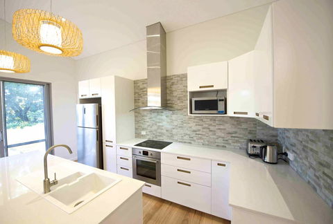 Sunny Blinco Street House - eAccommodation 6