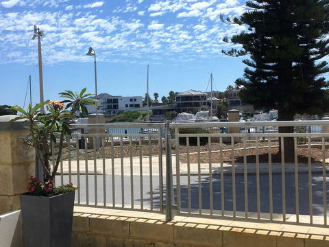 Studio Style Mindarie Marina - eAccommodation 1