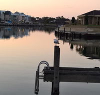 Waterside Canal Dreams - eAccommodation