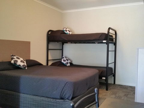 Mandurah Foreshore Motel - eAccommodation 11