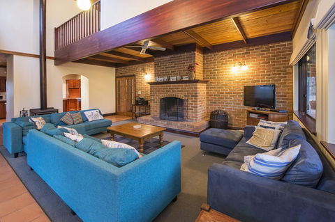 A Hidden Bush Delight - eAccommodation 17