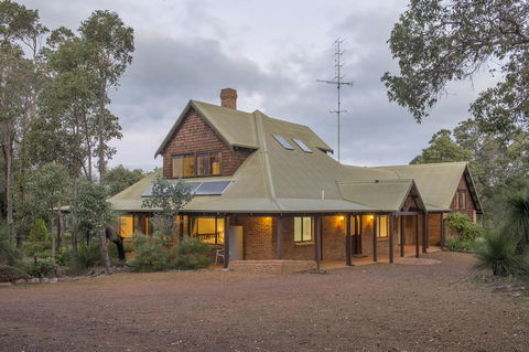 A Hidden Bush Delight - eAccommodation 0