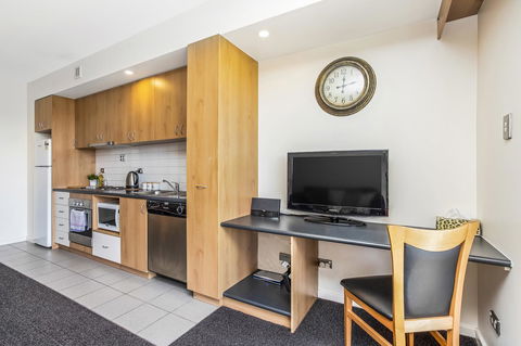 508 Stupendous Sunsets & Views Pool Gym Parking - eAccommodation 21