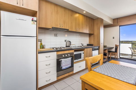 508 Stupendous Sunsets & Views Pool Gym Parking - eAccommodation 19