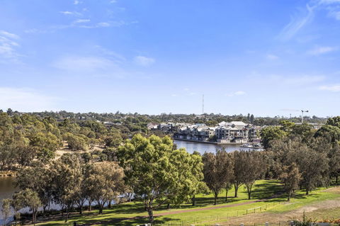 508 Stupendous Sunsets & Views Pool Gym Parking - eAccommodation 31