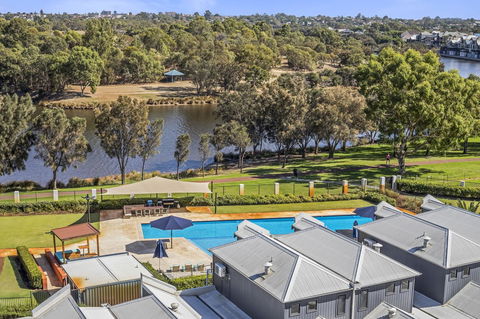 508 Stupendous Sunsets & Views Pool Gym Parking - eAccommodation 28