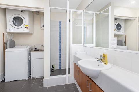 508 Stupendous Sunsets & Views Pool Gym Parking - eAccommodation 23