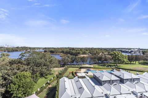 508 Stupendous Sunsets & Views Pool Gym Parking - eAccommodation 34