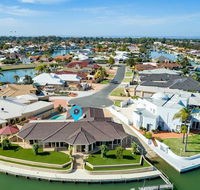 LA ANCHOR ON THE CANALS MANDURAH - eAccommodation