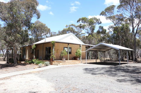 Kendenup Cottages And Lodge - eAccommodation 23