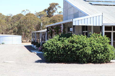 Kendenup Cottages And Lodge - eAccommodation 36