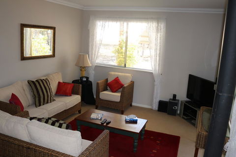Kendenup Cottages And Lodge - eAccommodation 11