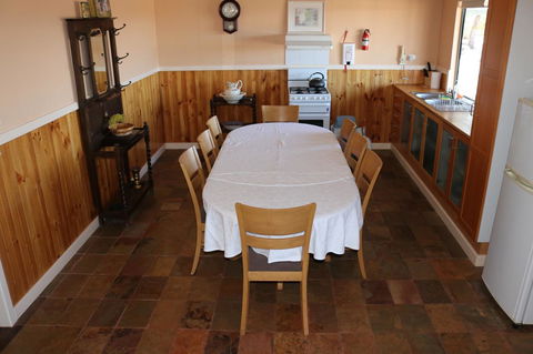 Kendenup Cottages And Lodge - eAccommodation 13