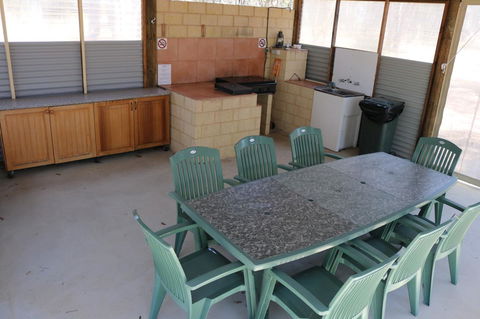 Kendenup Cottages And Lodge - eAccommodation 21