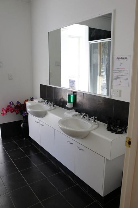 Kendenup Cottages And Lodge - eAccommodation 18