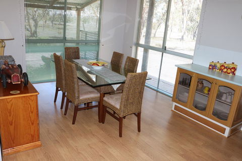 Kendenup Cottages And Lodge - eAccommodation 10