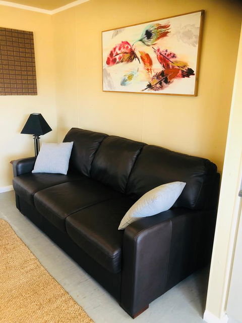 Kendenup Cottages And Lodge - eAccommodation 8