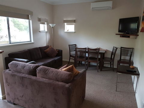 Adamsons Riverside Accommodation - eAccommodation 38