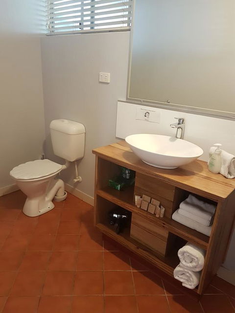 Adamsons Riverside Accommodation - eAccommodation 15