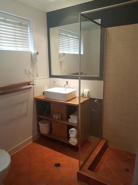 Adamsons Riverside Accommodation - eAccommodation 2