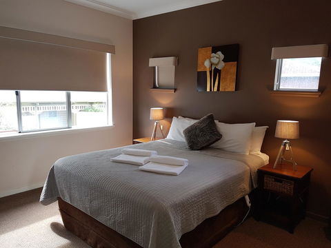 Adamsons Riverside Accommodation - eAccommodation 35