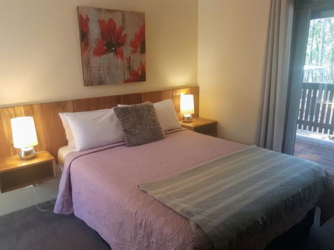 Adamsons Riverside Accommodation - eAccommodation 14