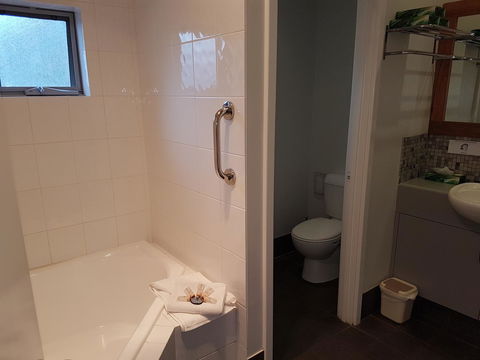 Adamsons Riverside Accommodation - eAccommodation 36