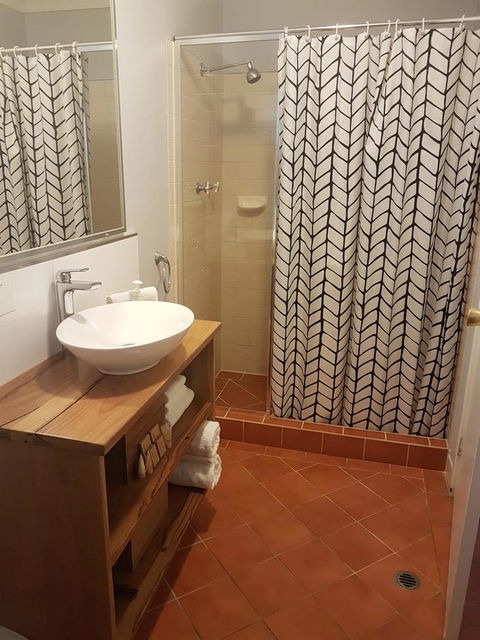 Adamsons Riverside Accommodation - eAccommodation 16