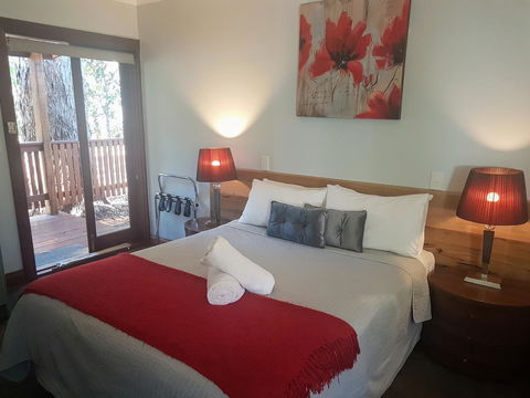 Adamsons Riverside Accommodation - eAccommodation 9