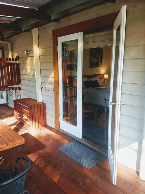 Adamsons Riverside Accommodation - eAccommodation 21