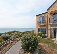 Caravel Beach House Mandurah - eAccommodation