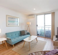 Ocean Breeze Apartment - eAccommodation
