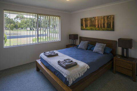 Indoyo Retreat - eAccommodation 7