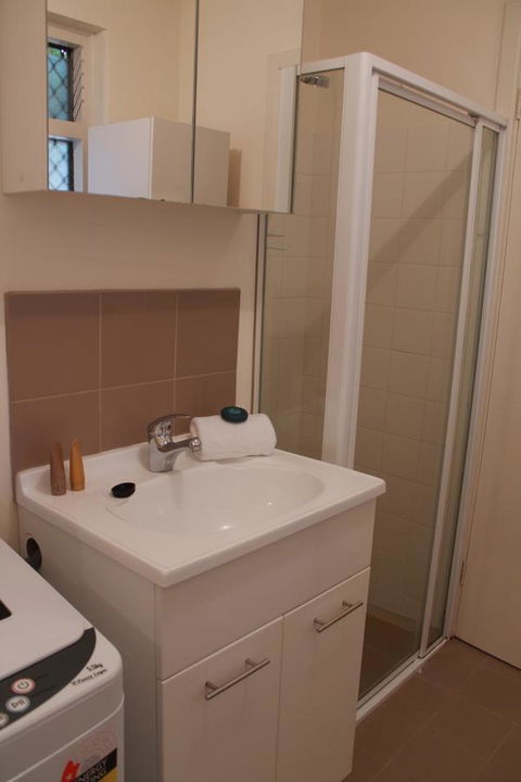 Mt Pleasant Apartment - eAccommodation 11