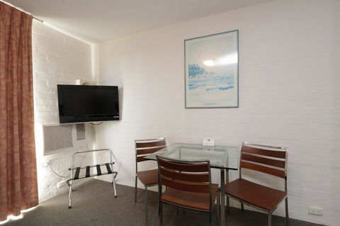 Atrium Hotel Mandurah - eAccommodation 2