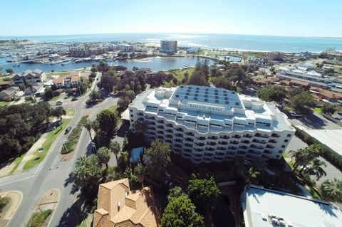 Atrium Hotel Mandurah - eAccommodation 13