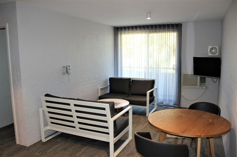 Atrium Hotel Mandurah - eAccommodation 4