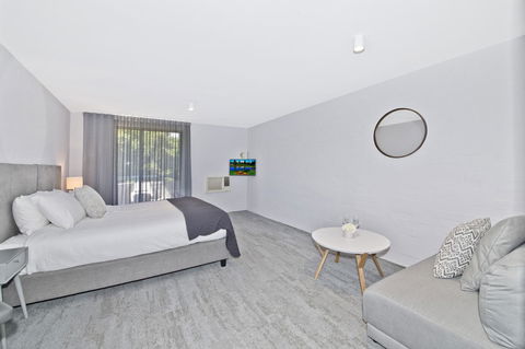 Atrium Hotel Mandurah - eAccommodation 14