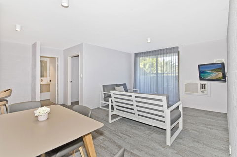 Atrium Hotel Mandurah - eAccommodation 25