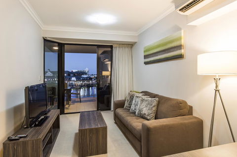 Dolphin Quay Apartments - eAccommodation 20