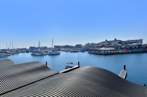 Dolphin Quay Apartments - eAccommodation 6