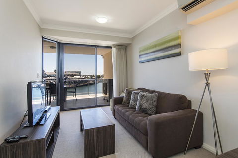 Dolphin Quay Apartments - eAccommodation 32