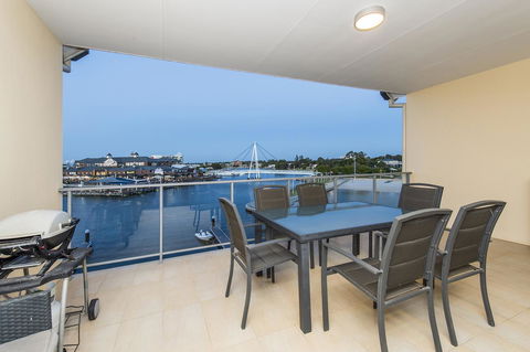 Dolphin Quay Apartments - eAccommodation 23