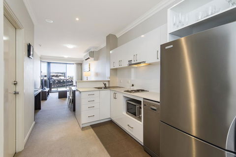 Dolphin Quay Apartments - eAccommodation 34