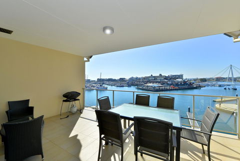 Dolphin Quay Apartments - eAccommodation 4