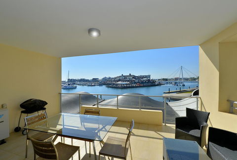 Dolphin Quay Apartments - eAccommodation 8